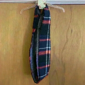 NWT-Women’s Infinity Scarf